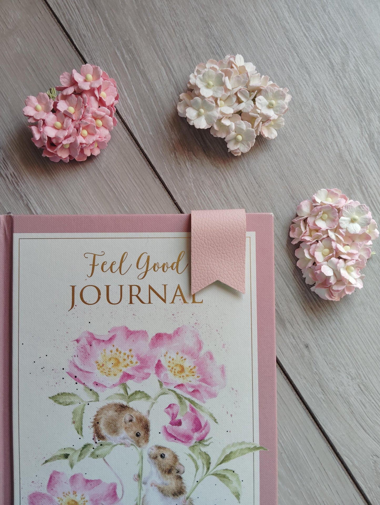 Magnetic bookmarks, leatherette bookmarks, plain pink & green with daisy, book lovers gift, thank you teacher gift, gifts for him/her