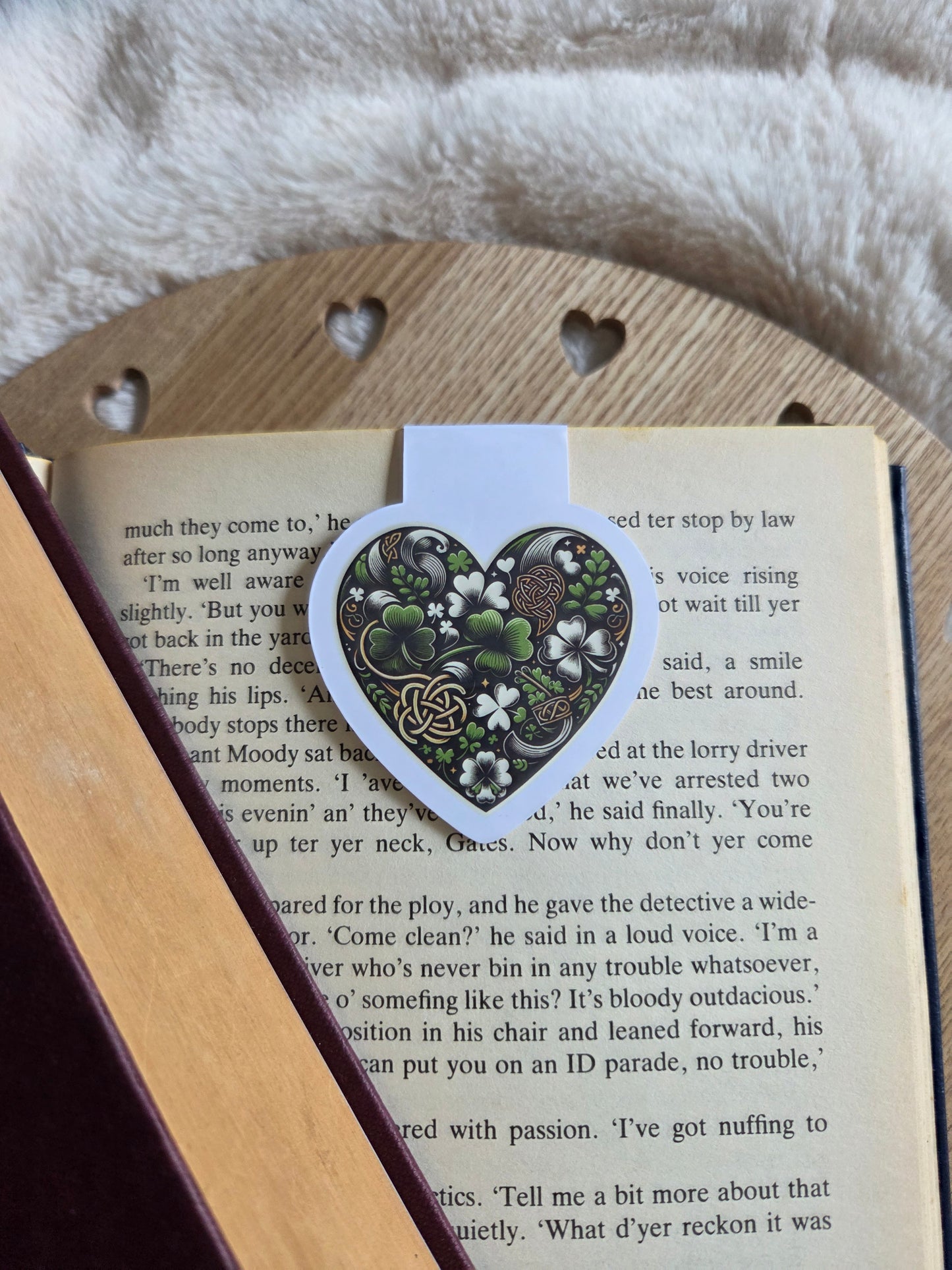 Magnetic bookmark, celtic design filled heart bookmark