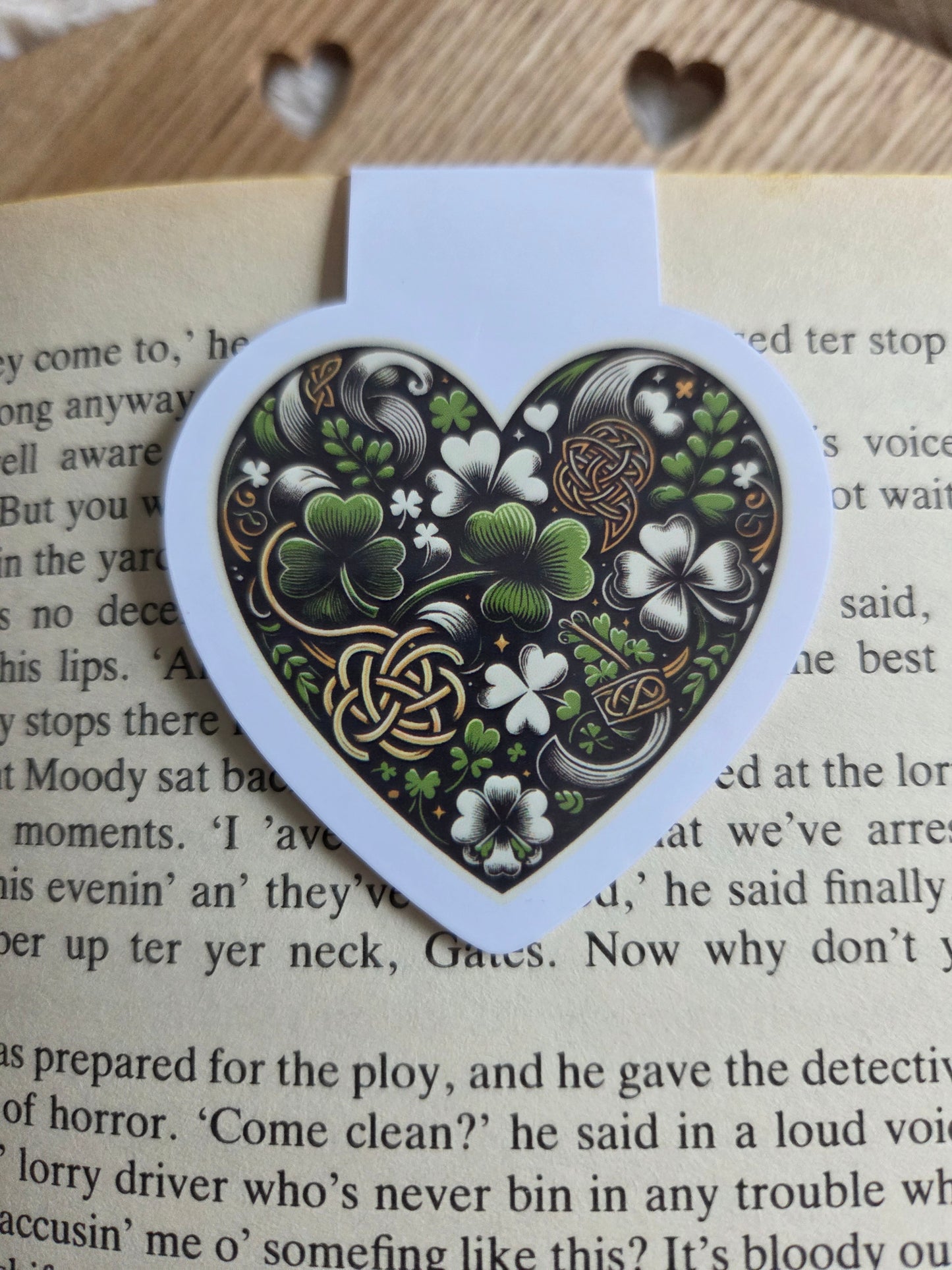 Magnetic bookmark, celtic design filled heart bookmark